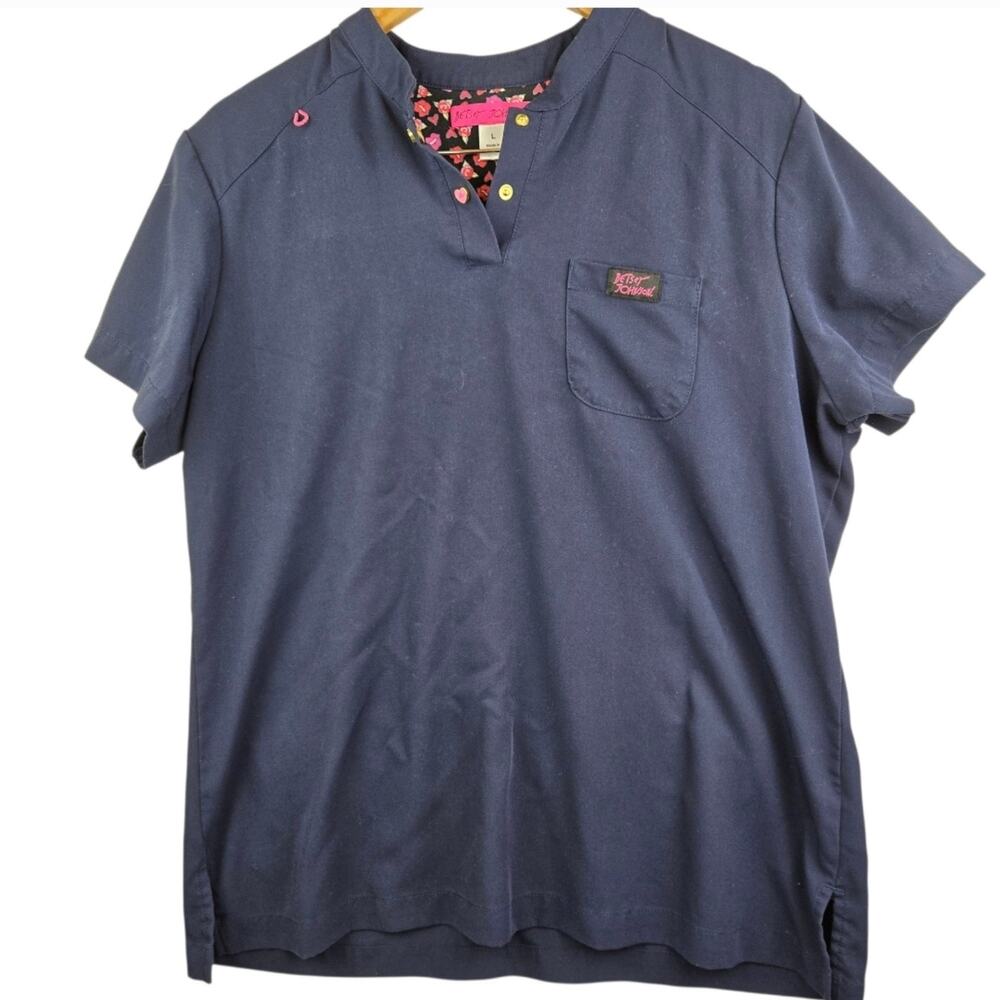 Betsey Johnson women's‎ scrub top size large short sleeve